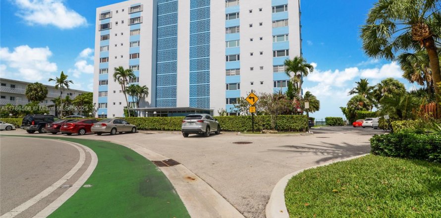 Condo in Bay Harbor Islands, Florida, 2 bedrooms  № 1701740