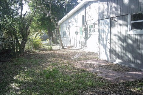House in Saint Petersburg, Florida 3 bedrooms, 103.68 sq.m. № 2221928 - photo 21