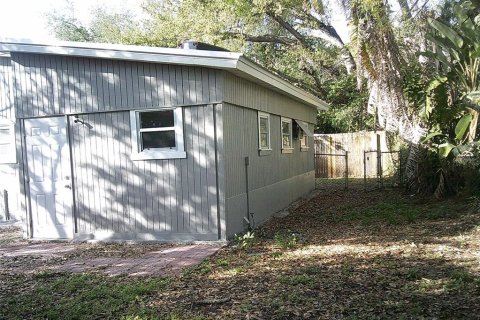 House in Saint Petersburg, Florida 3 bedrooms, 103.68 sq.m. № 2221928 - photo 20