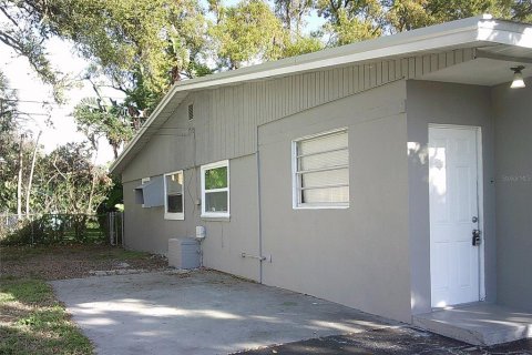 House in Saint Petersburg, Florida 3 bedrooms, 103.68 sq.m. № 2221928 - photo 3