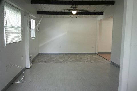 House in Saint Petersburg, Florida 3 bedrooms, 103.68 sq.m. № 2221928 - photo 6