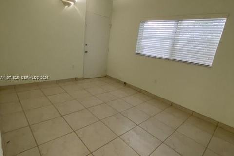 Condo in Miami, Florida, 1 bedroom № 2032563 - photo 16