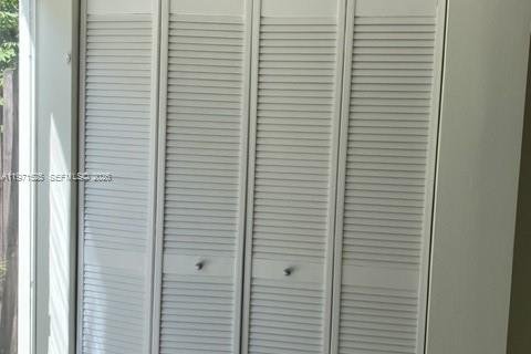 Condo in Miami, Florida, 1 bedroom № 2032563 - photo 6