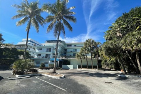 Condo in Miami, Florida, 1 bedroom № 2032563