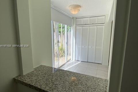 Condo in Miami, Florida, 1 bedroom № 2032563 - photo 11