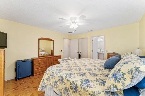 House in The Villages, Florida 3 bedrooms, 129.32 sq.m. № 1849850 - photo 18