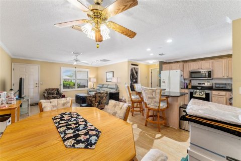 House in The Villages, Florida 3 bedrooms, 129.32 sq.m. № 1849850 - photo 11