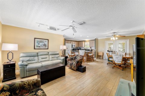 House in The Villages, Florida 3 bedrooms, 129.32 sq.m. № 1849850 - photo 7