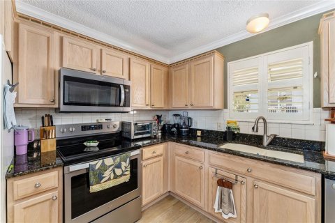 House in The Villages, Florida 3 bedrooms, 129.32 sq.m. № 1849850 - photo 15