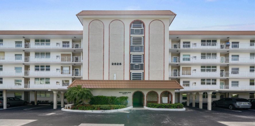 Condo in Delray Beach, Florida, 1 bedroom  № 2269591