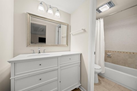 Condo in Delray Beach, Florida, 1 bedroom  № 2269591 - photo 18