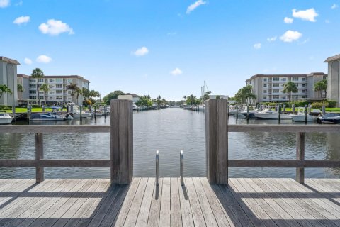 Condo in Delray Beach, Florida, 1 bedroom  № 2269591 - photo 25