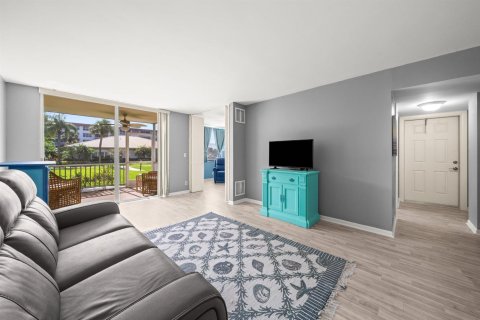 Condo in Delray Beach, Florida, 1 bedroom  № 2269591 - photo 4
