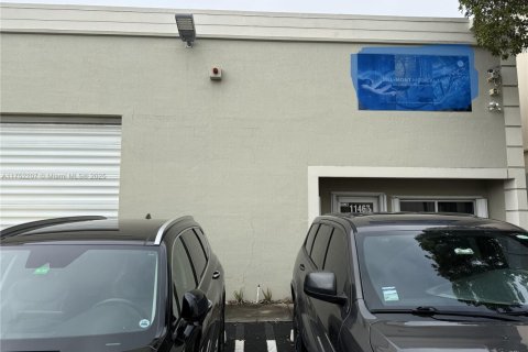 Immobilier commercial à Doral, Floride № 2023170