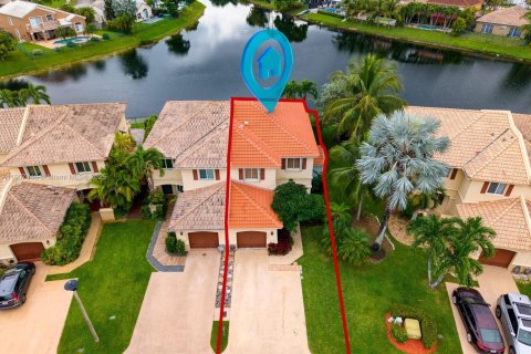 Купить таунхаус в Майами, Флорида 3 спальни, 154.87м2, № 1967093 - фото 3