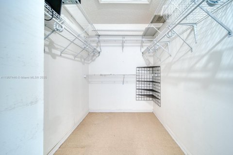 Купить таунхаус в Майами, Флорида 3 спальни, 154.87м2, № 1967093 - фото 22