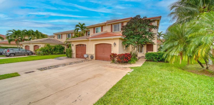 Таунхаус в Майами, Флорида 3 спальни, 154.87м2 № 1967093