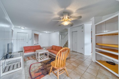 Купить таунхаус в Майами, Флорида 3 спальни, 154.87м2, № 1967093 - фото 11