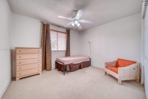 Купить таунхаус в Майами, Флорида 3 спальни, 154.87м2, № 1967093 - фото 27