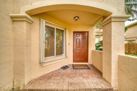 Купить таунхаус в Майами, Флорида 3 спальни, 154.87м2, № 1967093 - фото 7