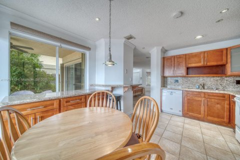 Купить таунхаус в Майами, Флорида 3 спальни, 154.87м2, № 1967093 - фото 14