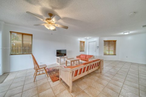 Купить таунхаус в Майами, Флорида 3 спальни, 154.87м2, № 1967093 - фото 10