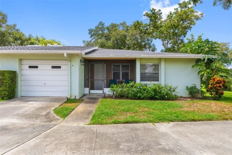 Villa ou maison à Palm Harbor, Floride 2 chambres, 89.19 m2 № 2312904