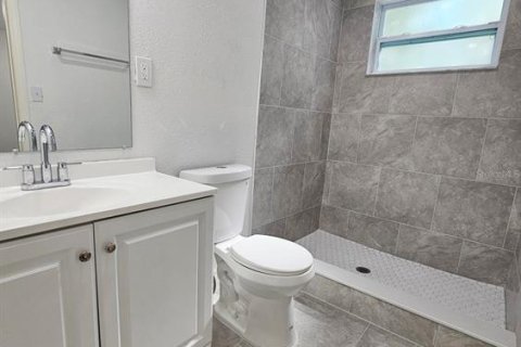 House in Saint Petersburg, Florida 4 bedrooms, 204.2 sq.m. № 1644646 - photo 21
