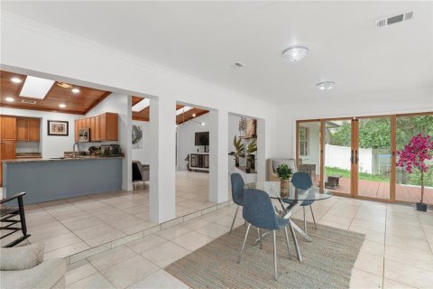 Casa en venta en Orlando, Florida, 4 dormitorios, 235.97 m2 № 1916165 - foto 21