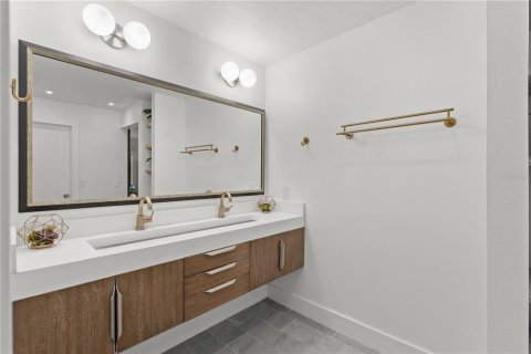 Casa en venta en Orlando, Florida, 4 dormitorios, 235.97 m2 № 1916165 - foto 17