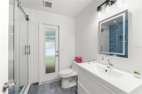 Casa en venta en Orlando, Florida, 4 dormitorios, 235.97 m2 № 1916165 - foto 27