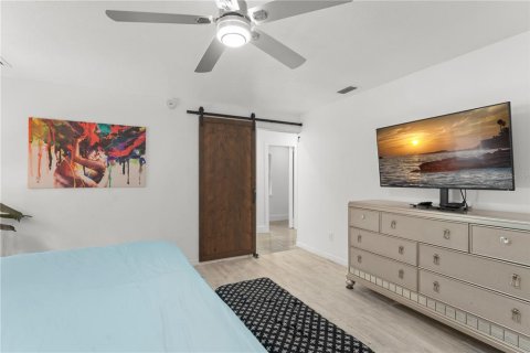 Casa en venta en Orlando, Florida, 4 dormitorios, 235.97 m2 № 1916165 - foto 14