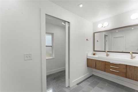 Casa en venta en Orlando, Florida, 4 dormitorios, 235.97 m2 № 1916165 - foto 16
