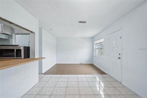 Casa en alquiler en Tampa, Florida, 3 dormitorios, 125.05 m2 № 1869618 - foto 10