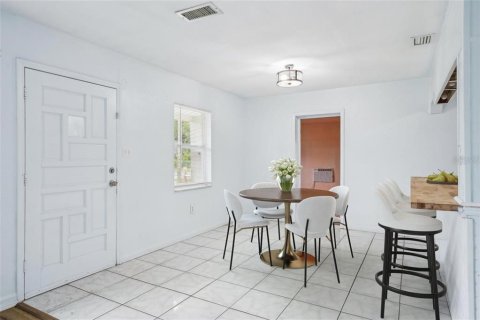 Casa en alquiler en Tampa, Florida, 3 dormitorios, 125.05 m2 № 1869618 - foto 3