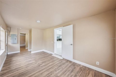 Casa en alquiler en Tampa, Florida, 3 dormitorios, 125.05 m2 № 1869618 - foto 7