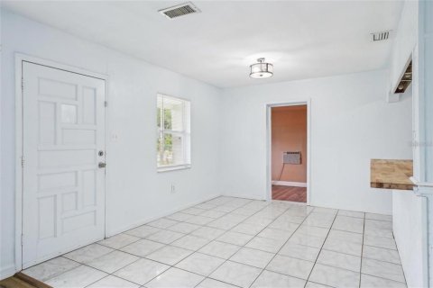 Casa en alquiler en Tampa, Florida, 3 dormitorios, 125.05 m2 № 1869618 - foto 9