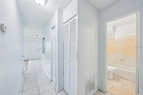 Casa en alquiler en Tampa, Florida, 3 dormitorios, 125.05 m2 № 1869618 - foto 12