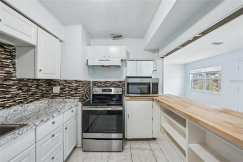 Casa en alquiler en Tampa, Florida, 3 dormitorios, 125.05 m2 № 1869618 - foto 11