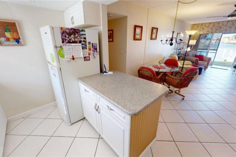 Condo in Punta Gorda, Florida, 2 bedrooms  № 1648275 - photo 11