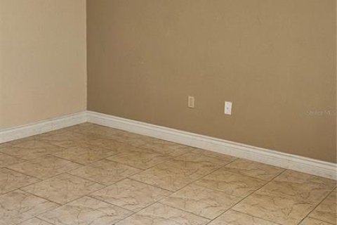 Casa en alquiler en Kissimmee, Florida, 4 dormitorios, 264.4 m2 № 1624614 - foto 24