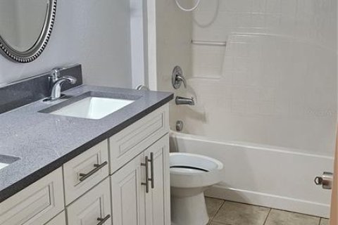 Casa en alquiler en Kissimmee, Florida, 4 dormitorios, 264.4 m2 № 1624614 - foto 18