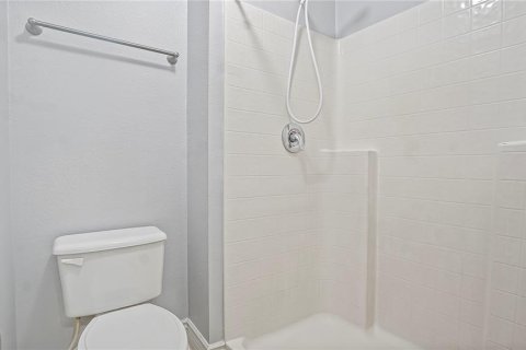 Casa en alquiler en Kissimmee, Florida, 4 dormitorios, 264.4 m2 № 1624614 - foto 28