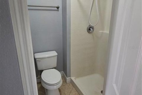 Casa en alquiler en Kissimmee, Florida, 4 dormitorios, 264.4 m2 № 1624614 - foto 16