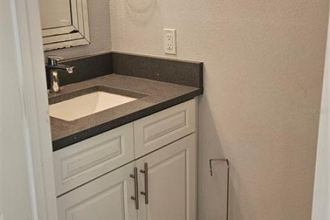 Casa en alquiler en Kissimmee, Florida, 4 dormitorios, 264.4 m2 № 1624614 - foto 22