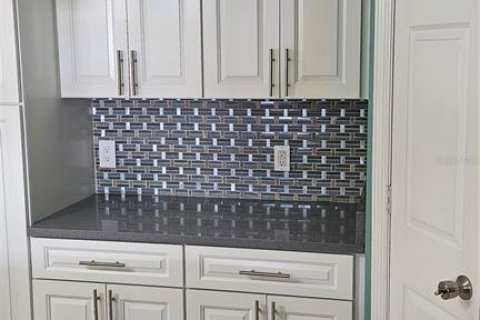 Casa en alquiler en Kissimmee, Florida, 4 dormitorios, 264.4 m2 № 1624614 - foto 4
