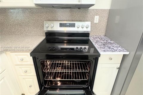 Купить кондоминиум в Санрайз, Флорида 2 спальни, 78.97м2, № 2247812 - фото 6