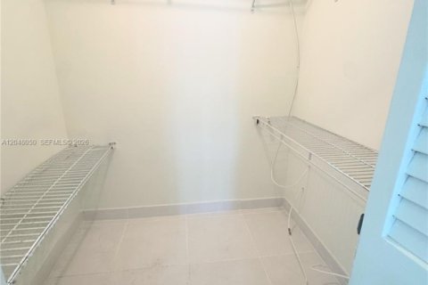 Купить кондоминиум в Санрайз, Флорида 2 спальни, 78.97м2, № 2247812 - фото 11