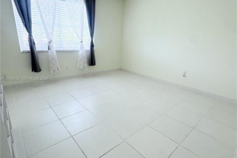 Купить кондоминиум в Санрайз, Флорида 2 спальни, 78.97м2, № 2247812 - фото 19