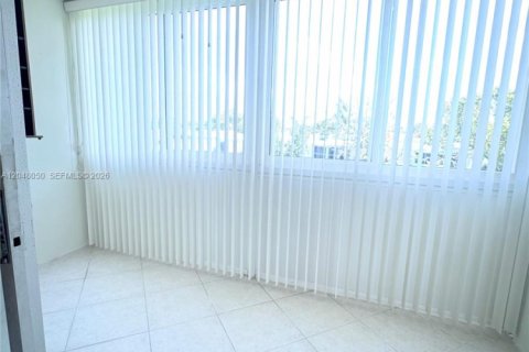 Купить кондоминиум в Санрайз, Флорида 2 спальни, 78.97м2, № 2247812 - фото 25